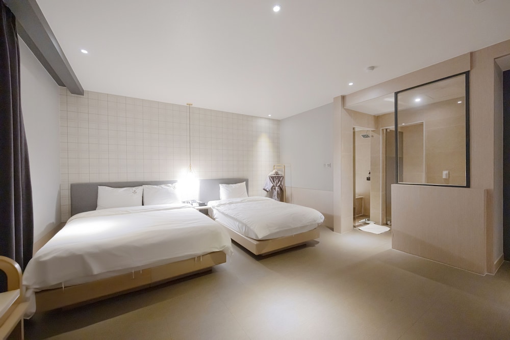 Hound Hotel Seomyeon-Bumcheon 12/50