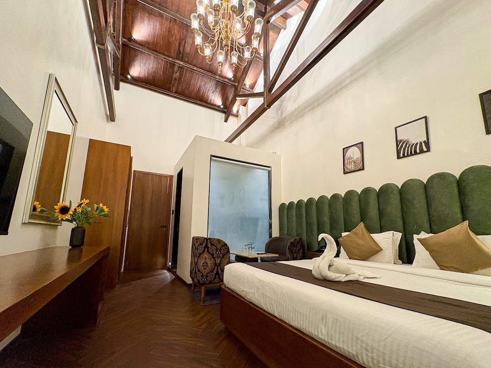 JUNIOR SUITE