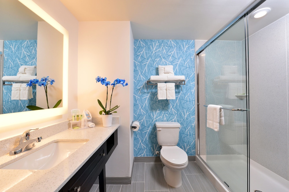 جناح بسرير كينج مع أريكة لذوي الإعاقة، Holiday Inn Express & Suites West Ocean City 3/4