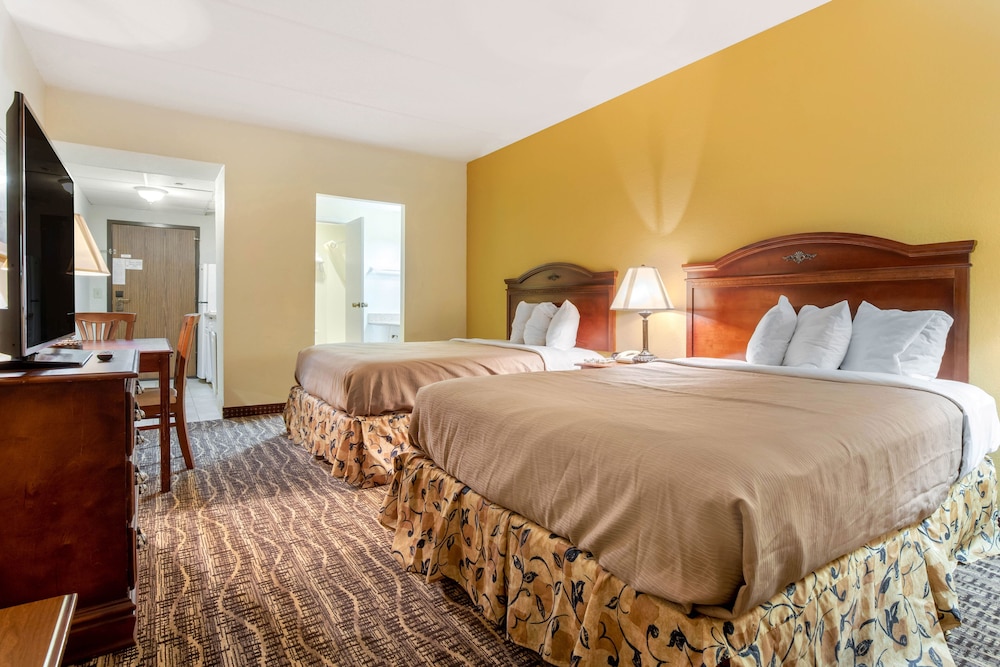 Suburban Extended Stay Warner Robins 12/35