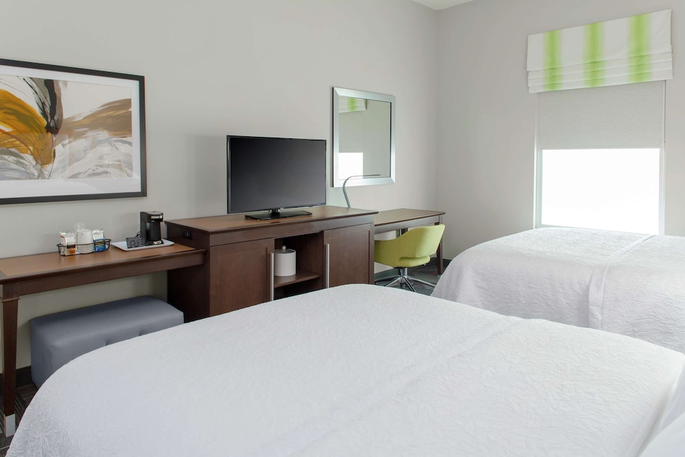 Hampton Inn And Suites Columbus Scioto Downs 11/40