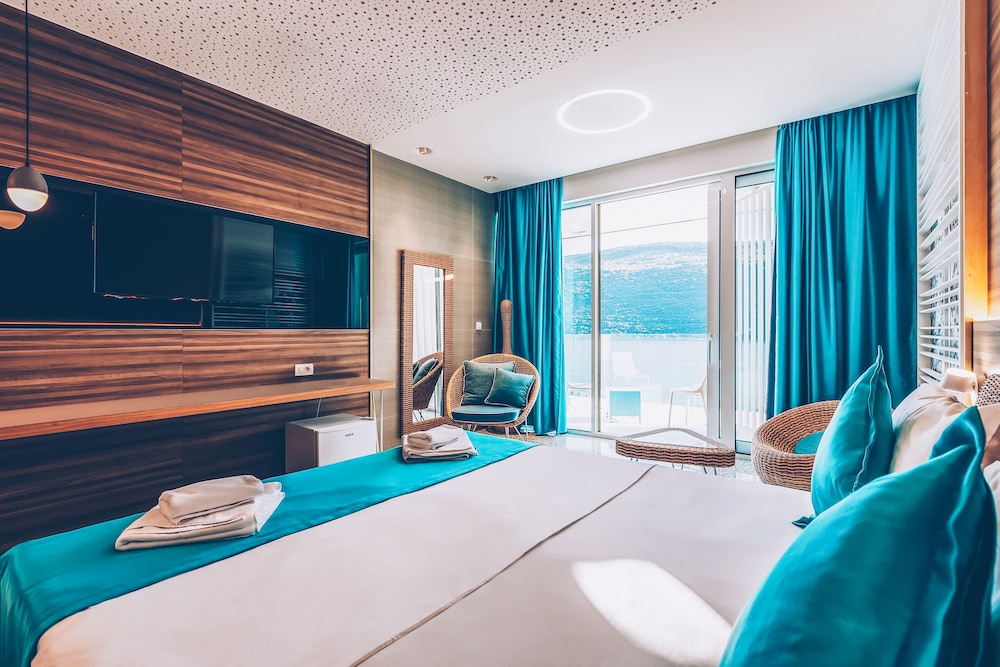 Carine Hotel Kumbor 16/50