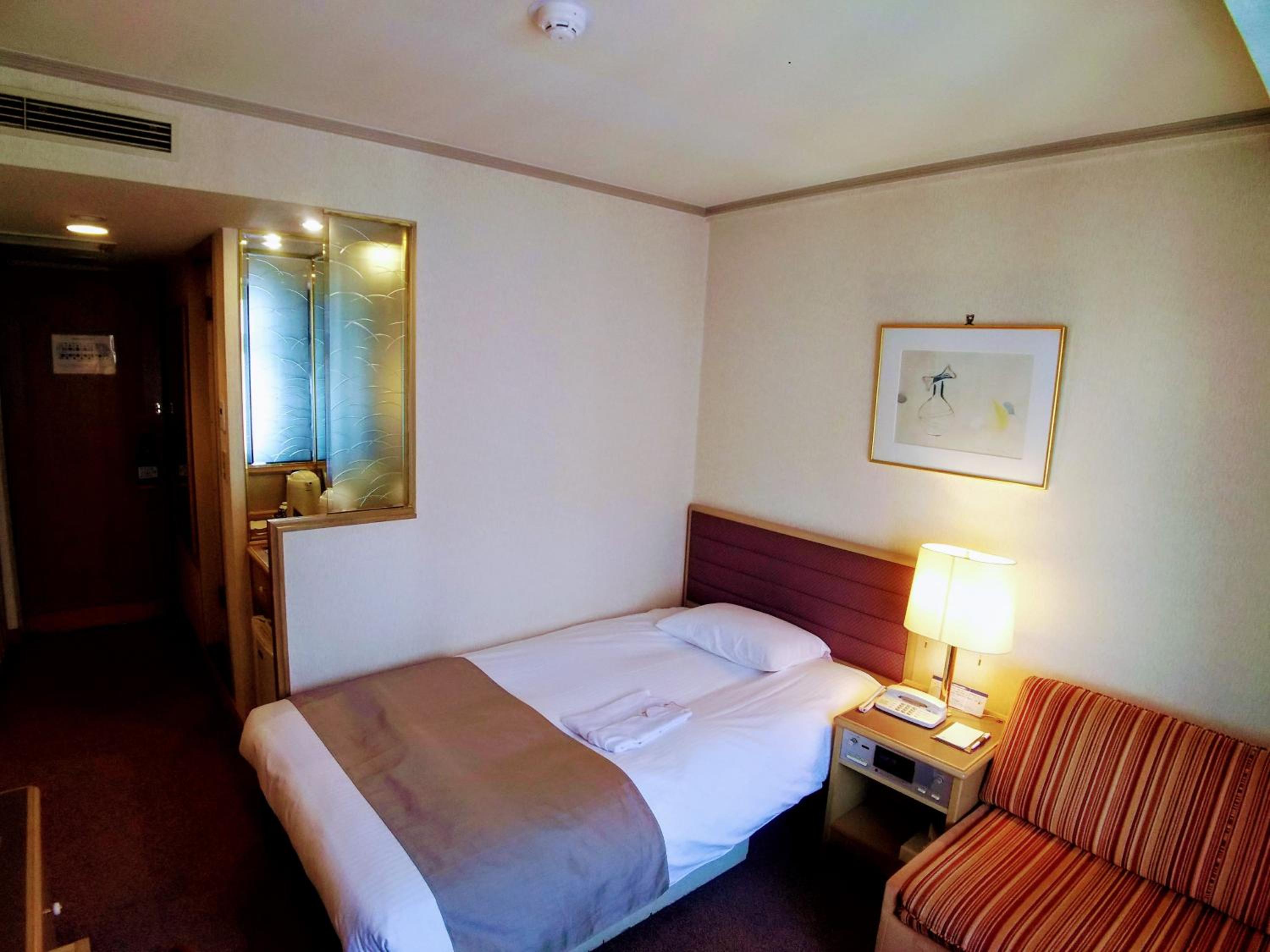 Single Room Smoking