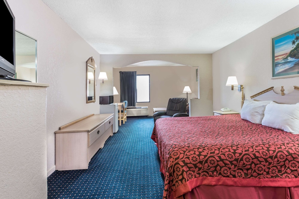 Days Inn By Wyndham Panama City/Callaway 9/26