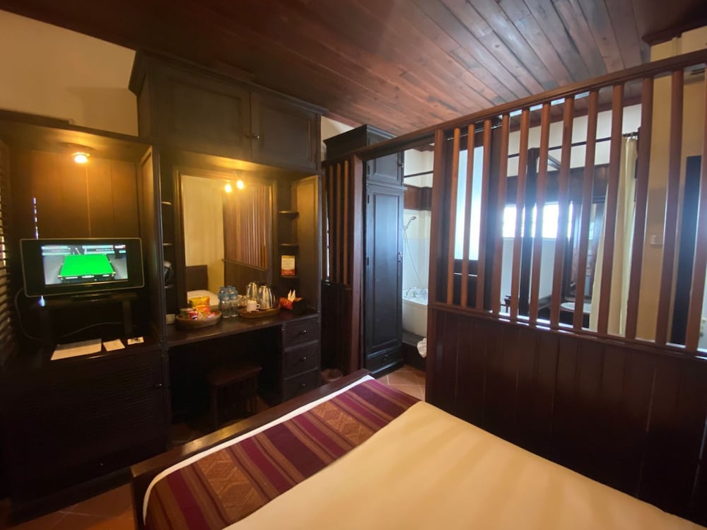 Vangsavath Hotel 11/81