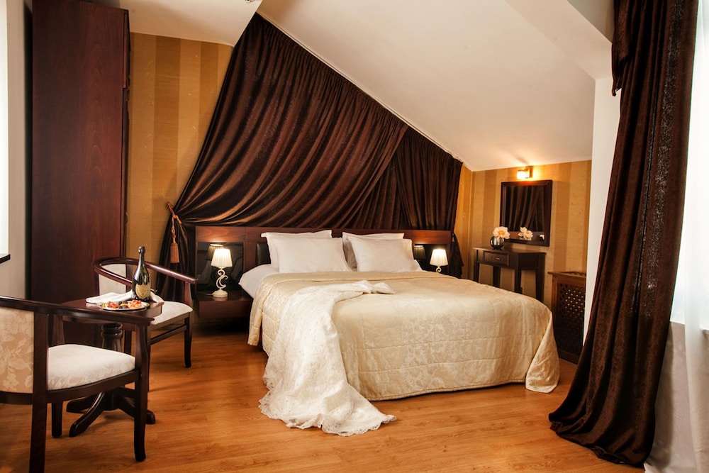 HONEYMOON, SUITE, DOUBLE BED, MOUNTAIN VIEW, HOT TUB