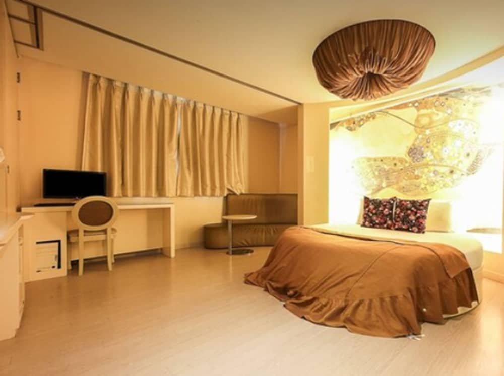 Hotel Diamant 12/20