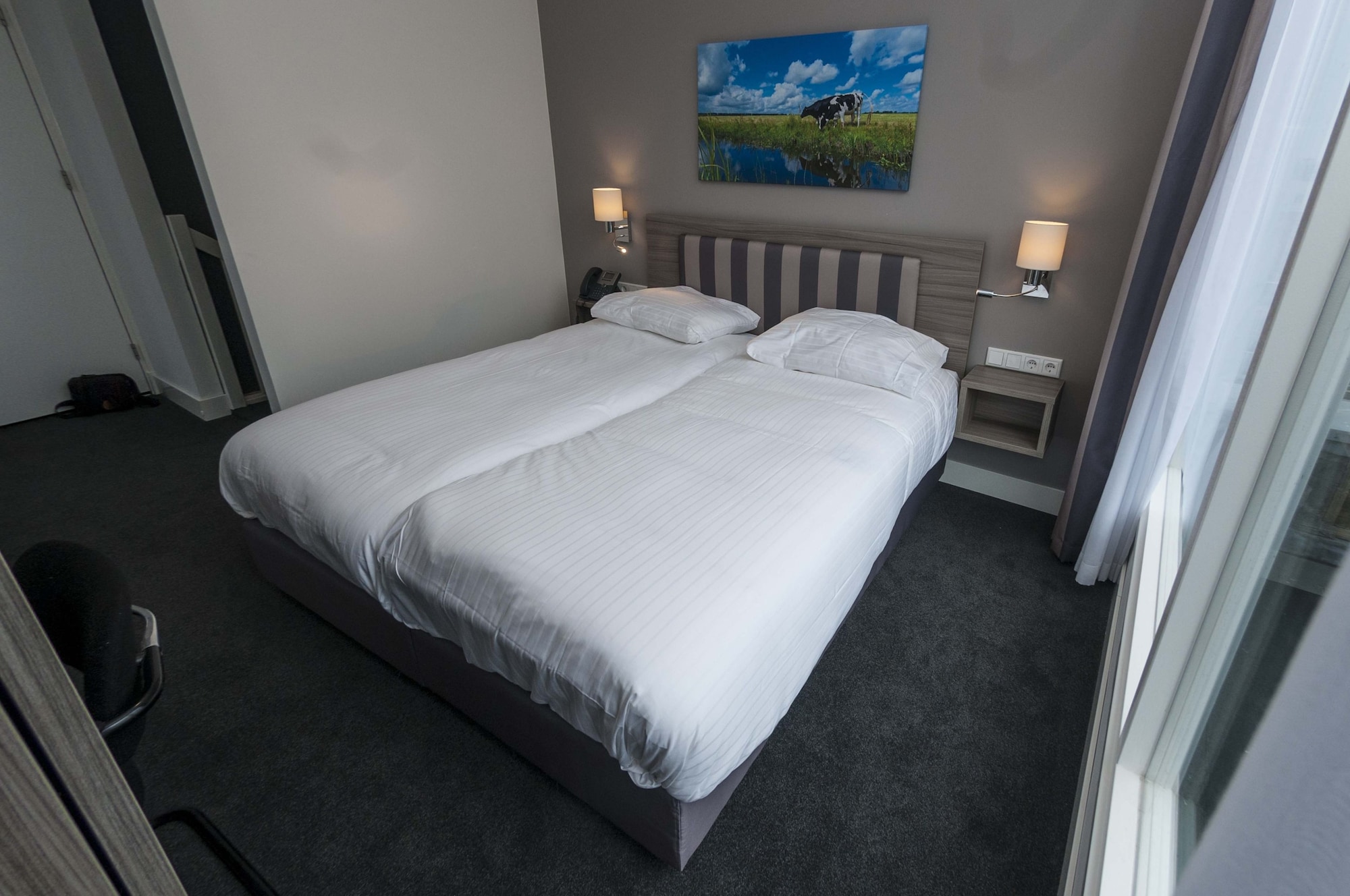 ROOM, DOUBLE BED
