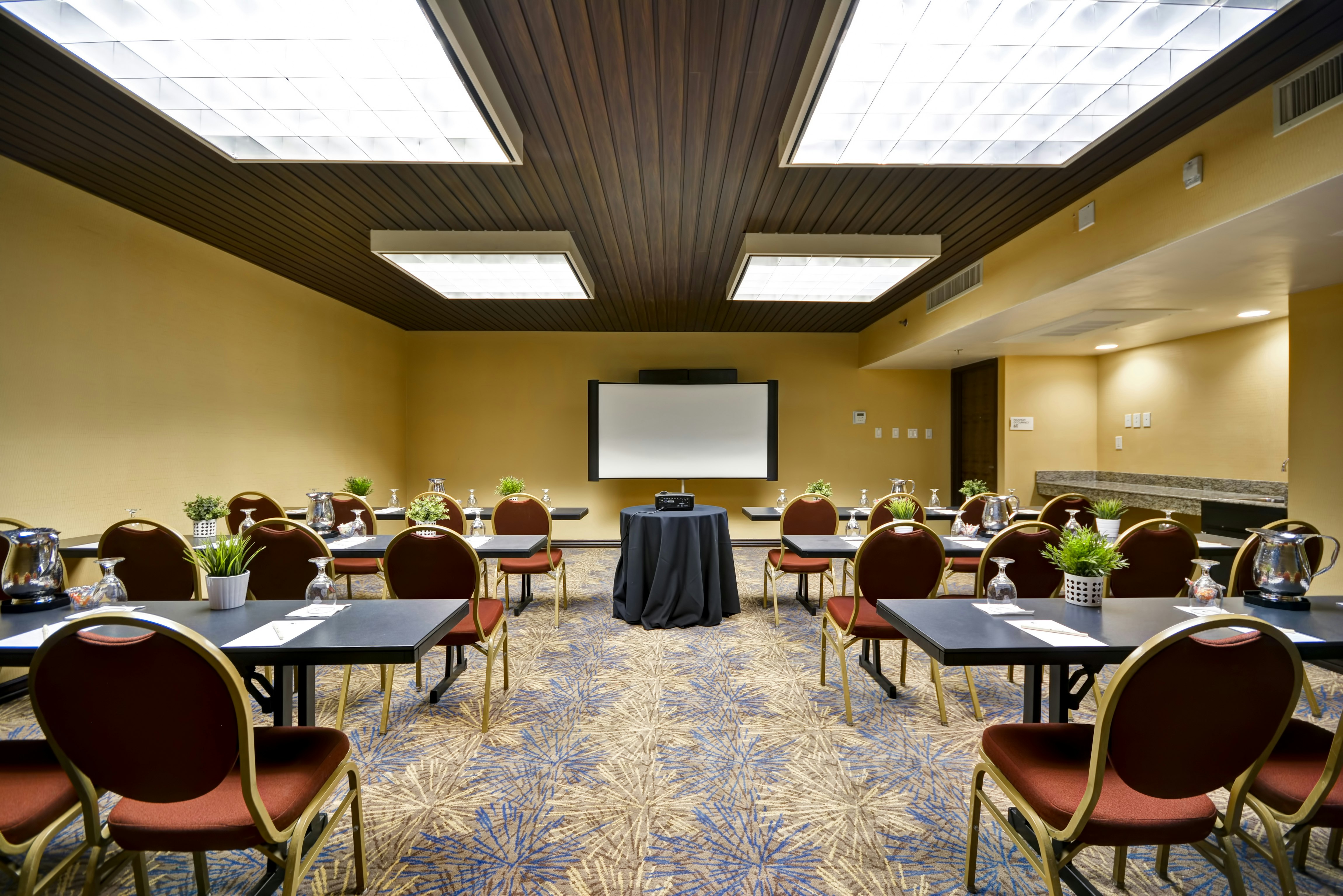 Doubletree By Hilton Phoenix North 64/73