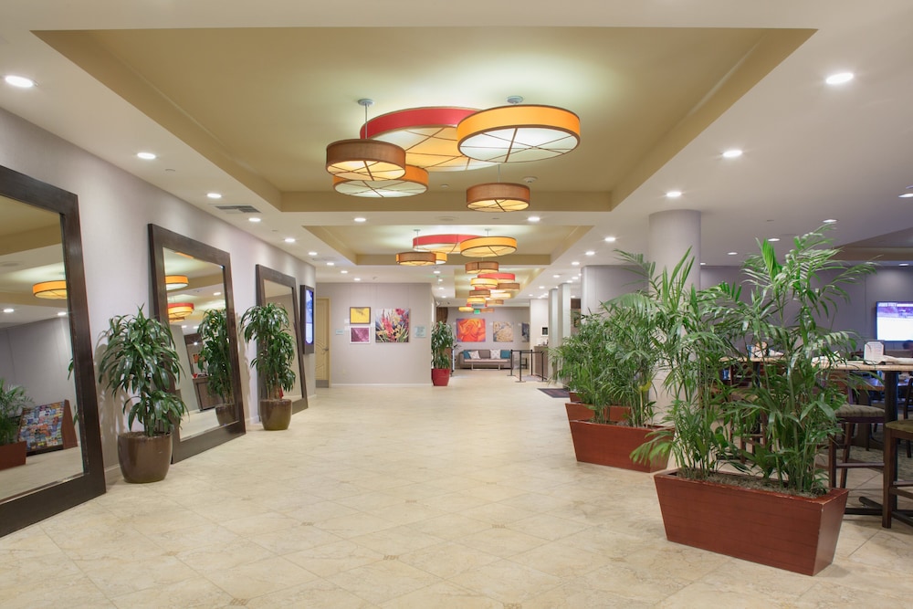 Crowne Plaza Ventura Beach 6/74