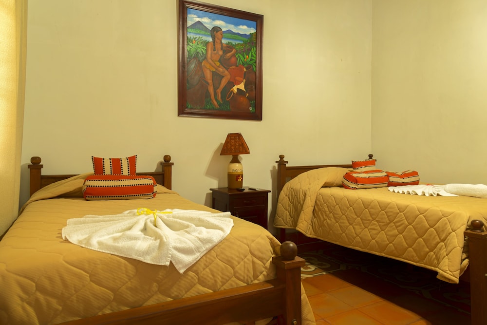 Traditional, Twin Beds, Accessible