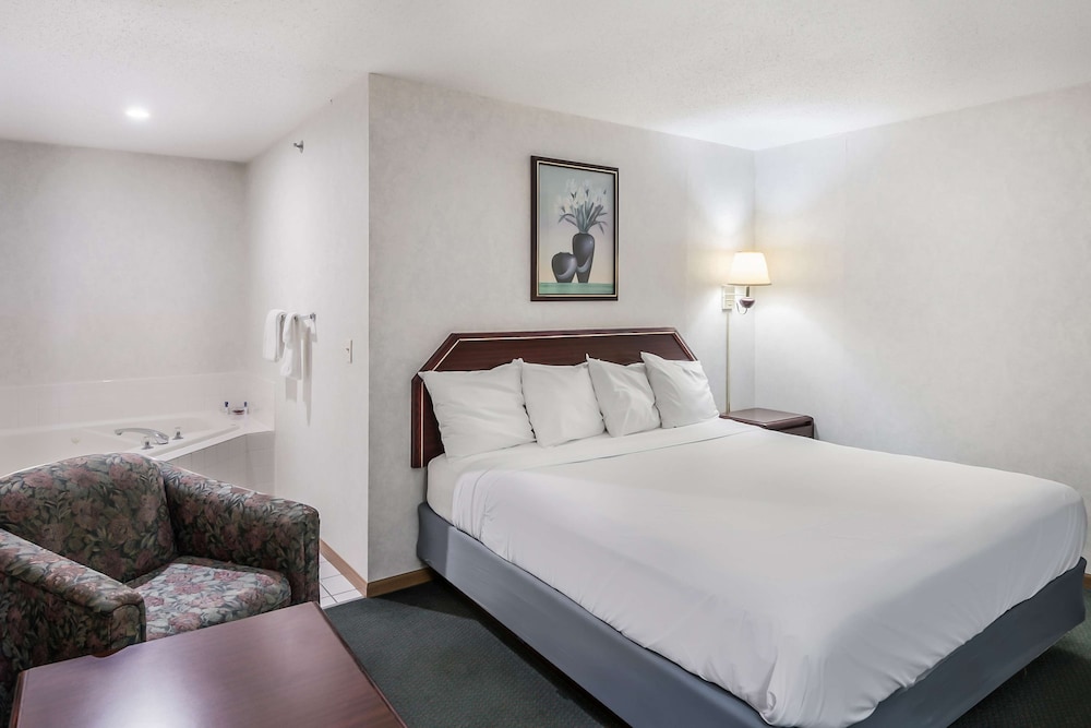 Americas Best Value Inn Wenona 12/32