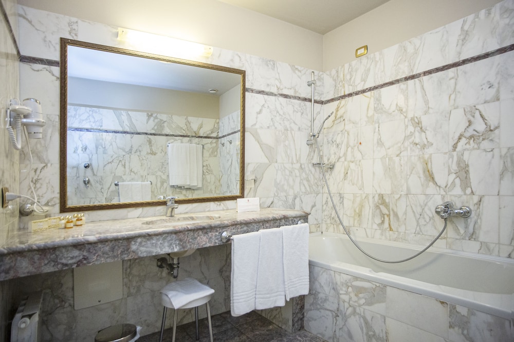 Hotel Donatello 40/44