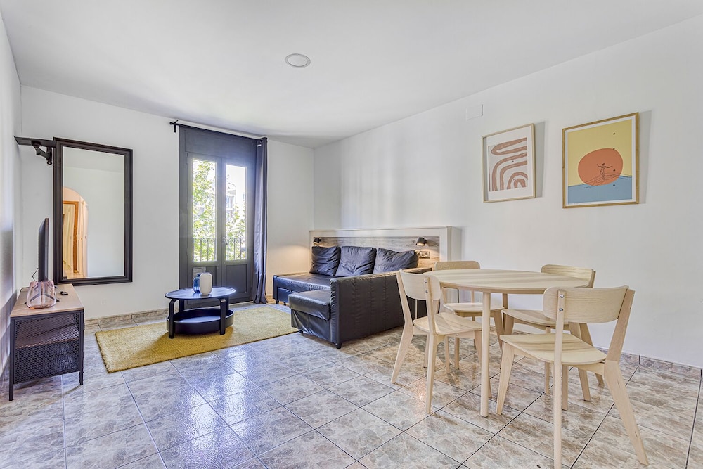 Hostal Bedmates 37/55