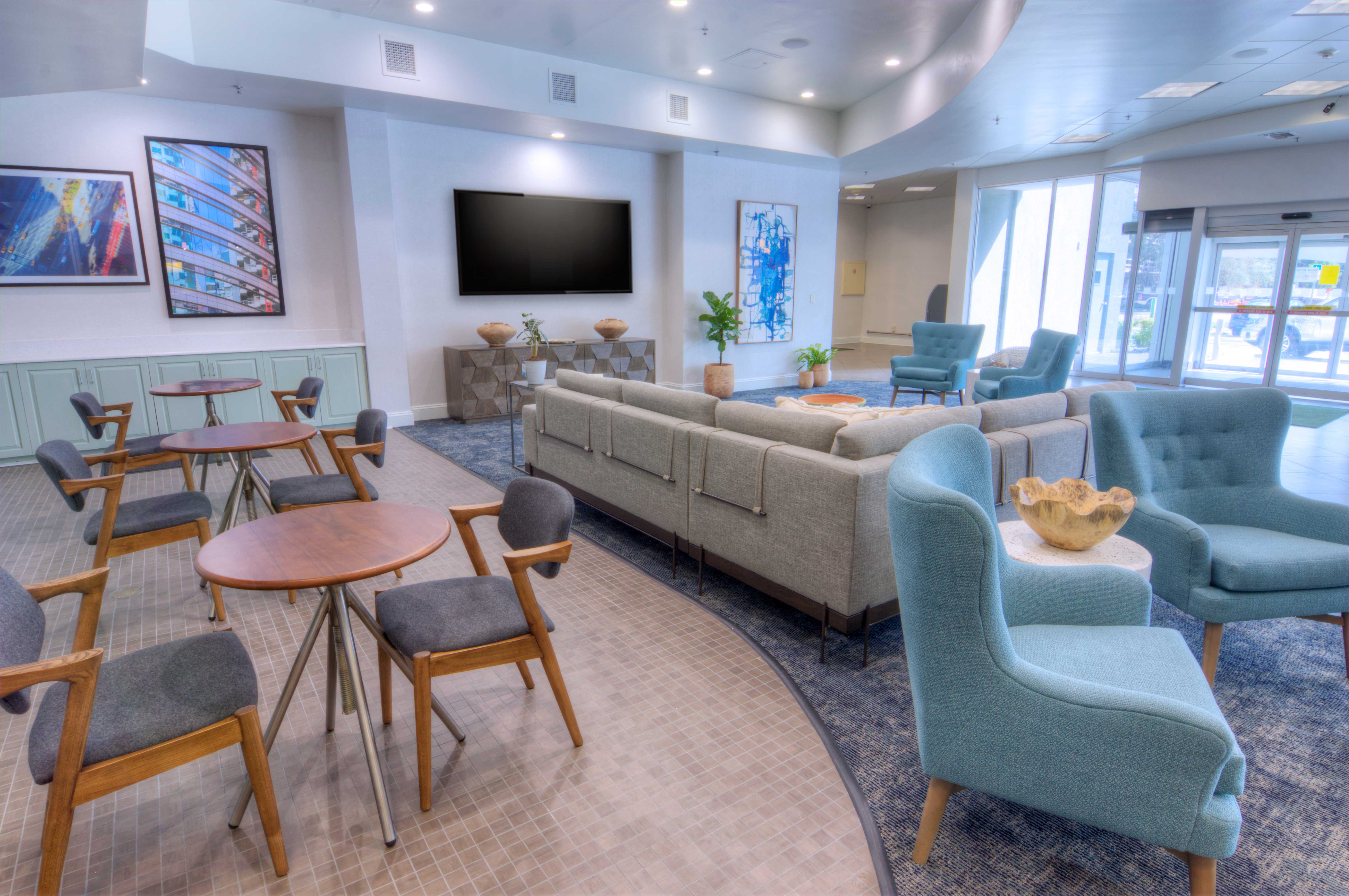Holiday Inn Gainesville-University Ctr 34/65