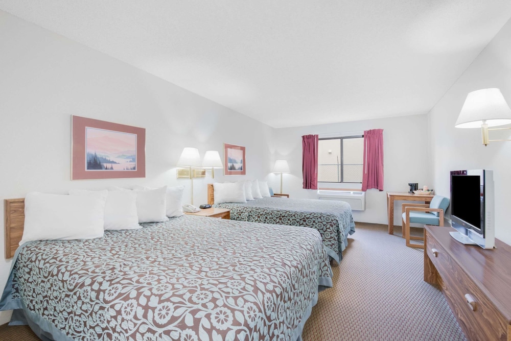 Days Inn By Wyndham Sturgis 8/18