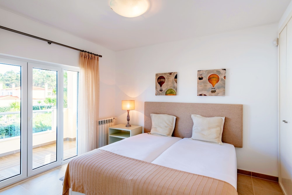 Praia Del Rey Golf And Beach Resort - The Village 14/50