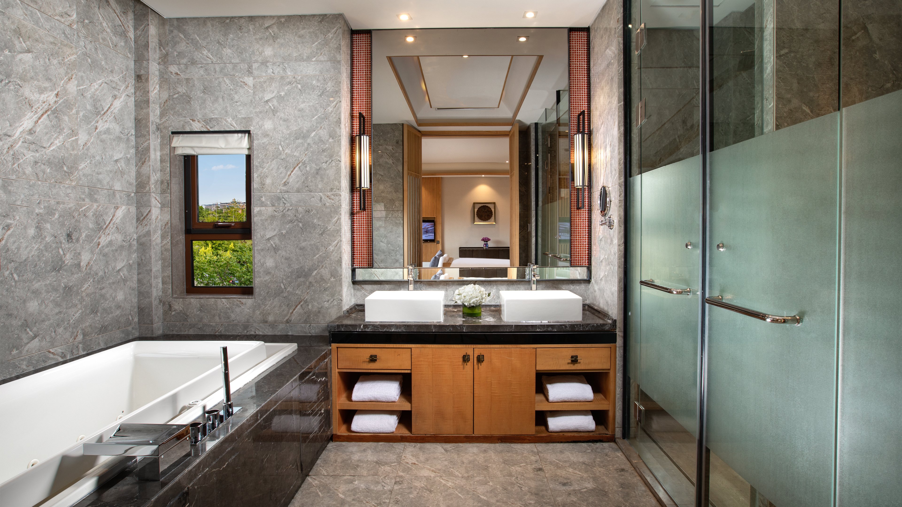 Holiday Inn Dalian Hot Spring 50/50