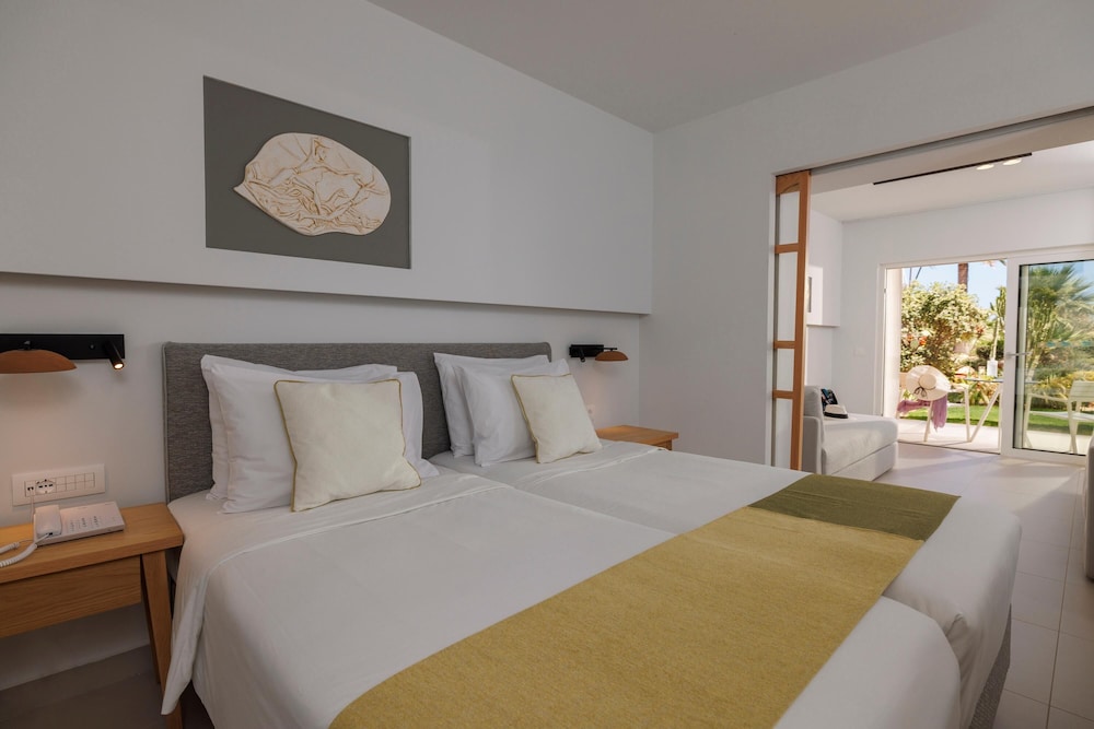 Anissa Beach and Village Hotel 23/80