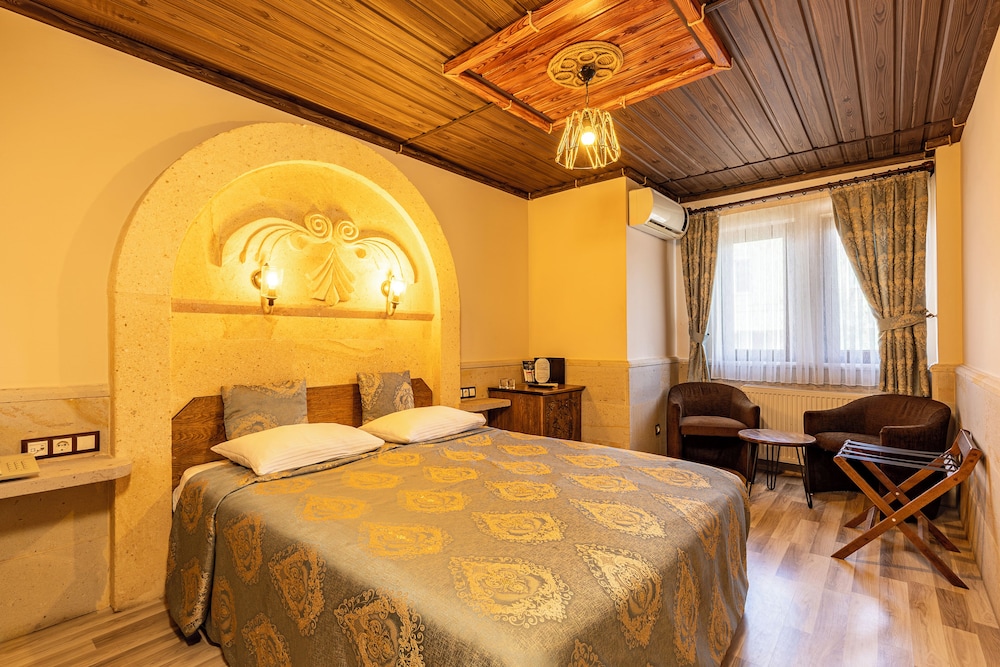 Ciner Hotel 11/50