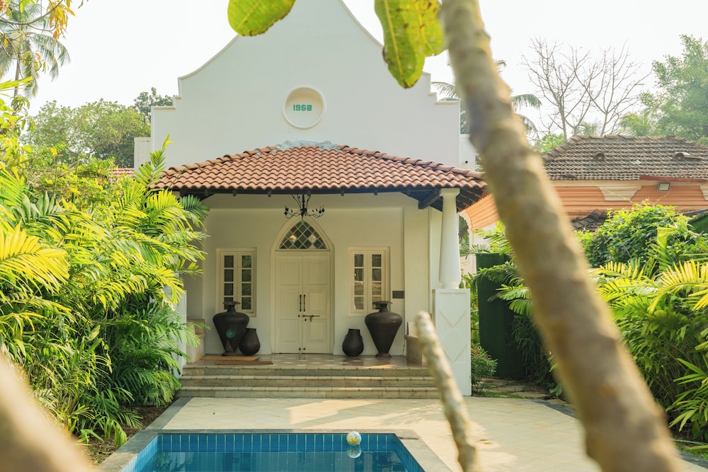 ELIVAAS Maison 10  Luxe 4BHK Villa With Pvt Pool, Garden and Portuguese Charm in MAPUSA