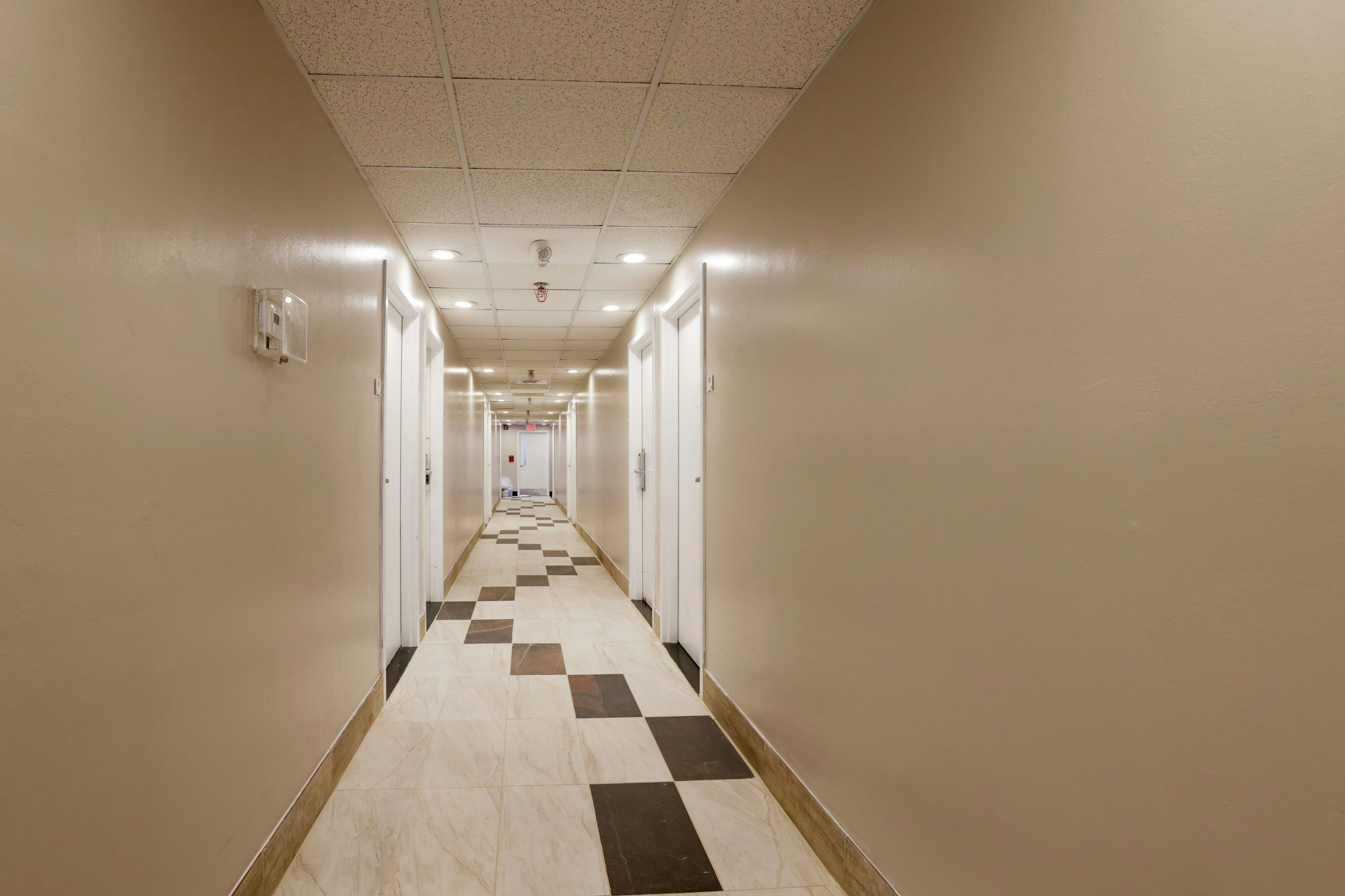 Copley Inn & Suites By OYO Akron OH 63/74