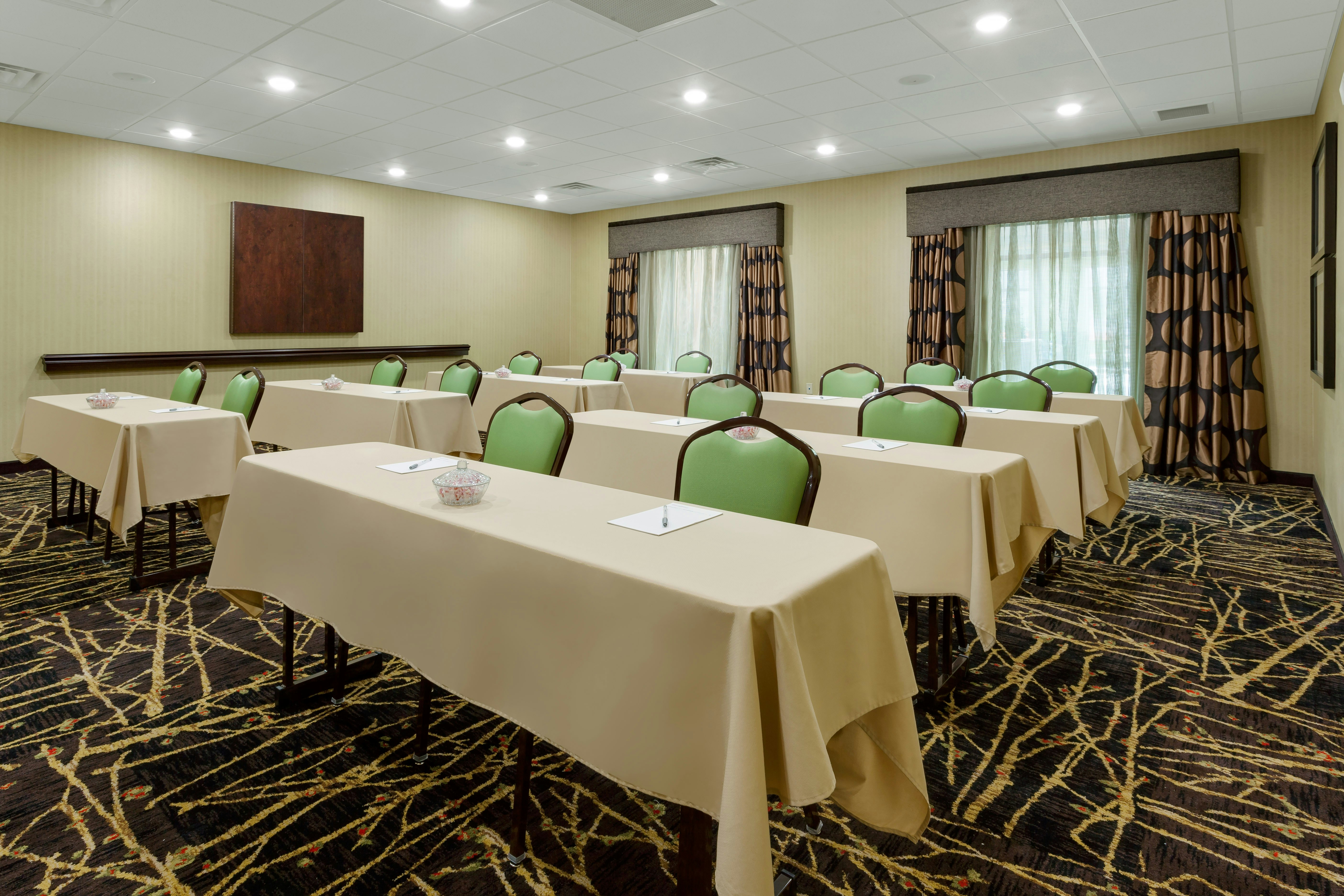 Hampton Inn & Suites Williamsport-Faxon Exit 39/45