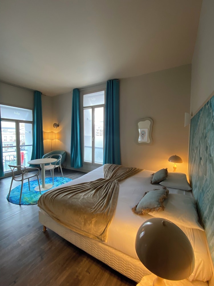 Hotel De Paris 15/69