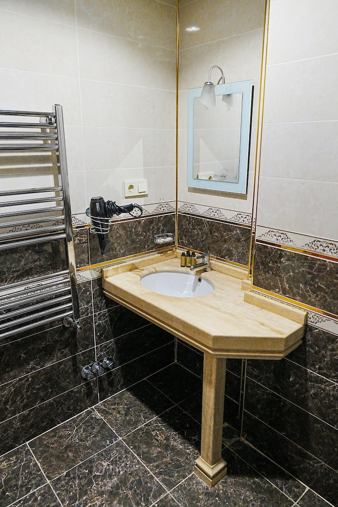 Reyyan Hotel 68/69