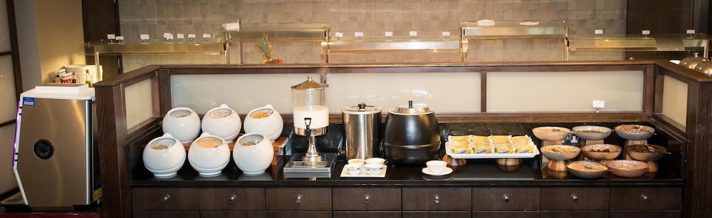Crowne Plaza London Gatwick Airport 64/83