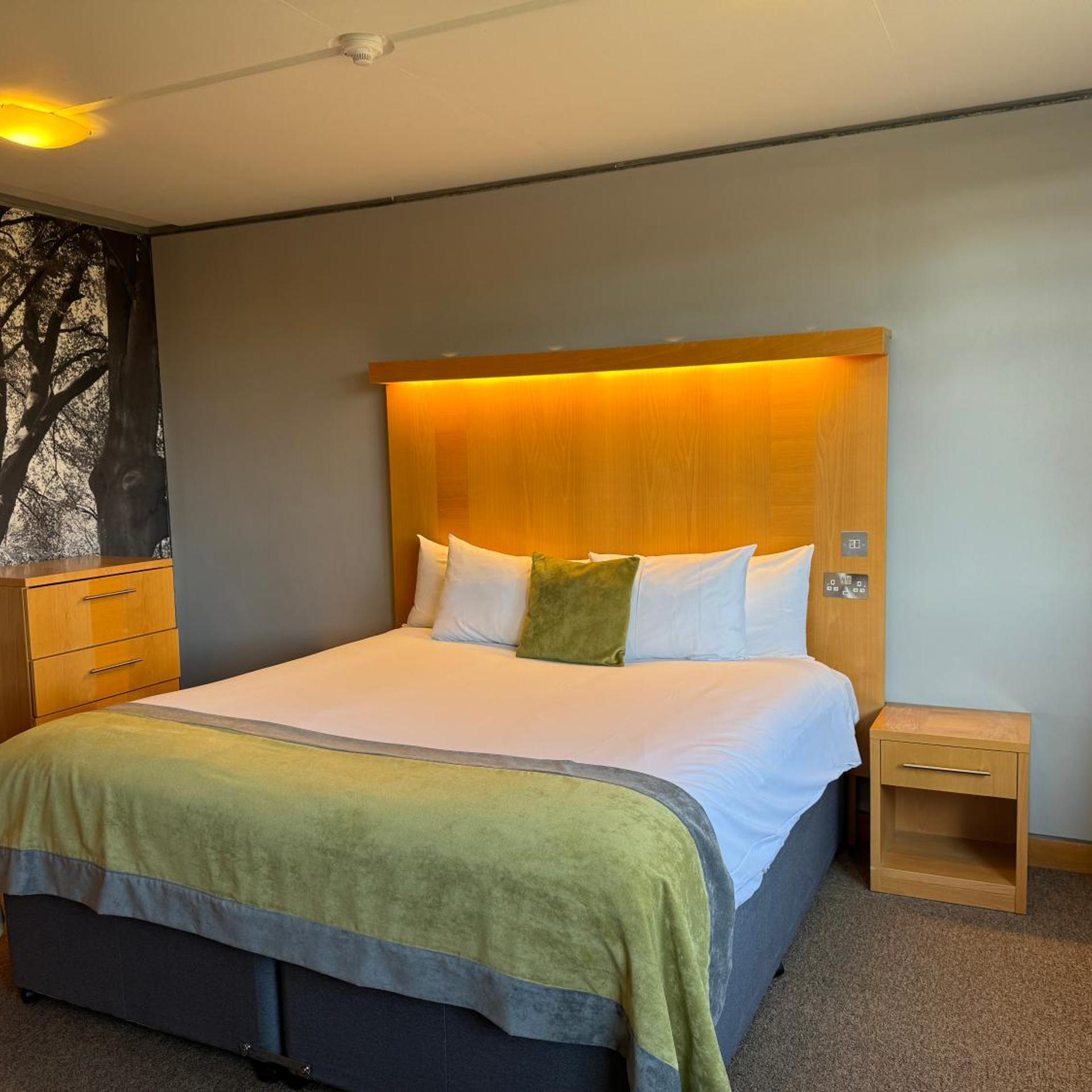 Room, Double Bed