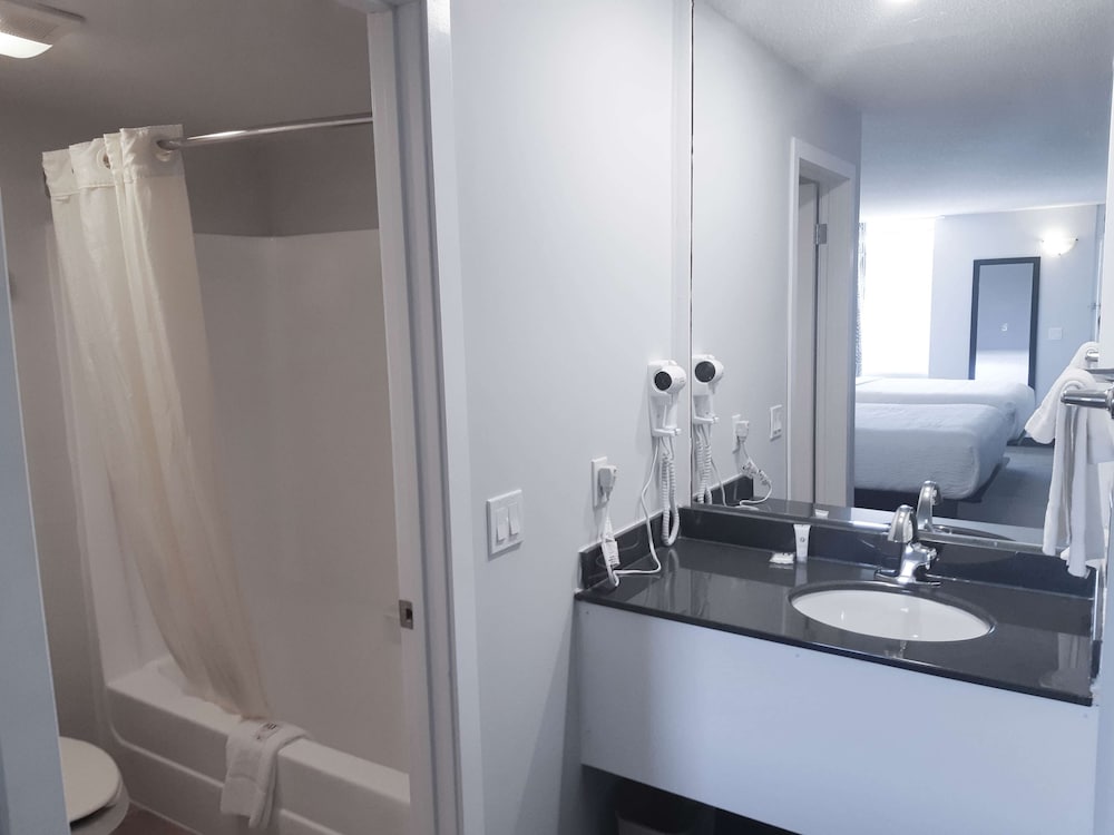 Motel6 Brooks, AB 43/43