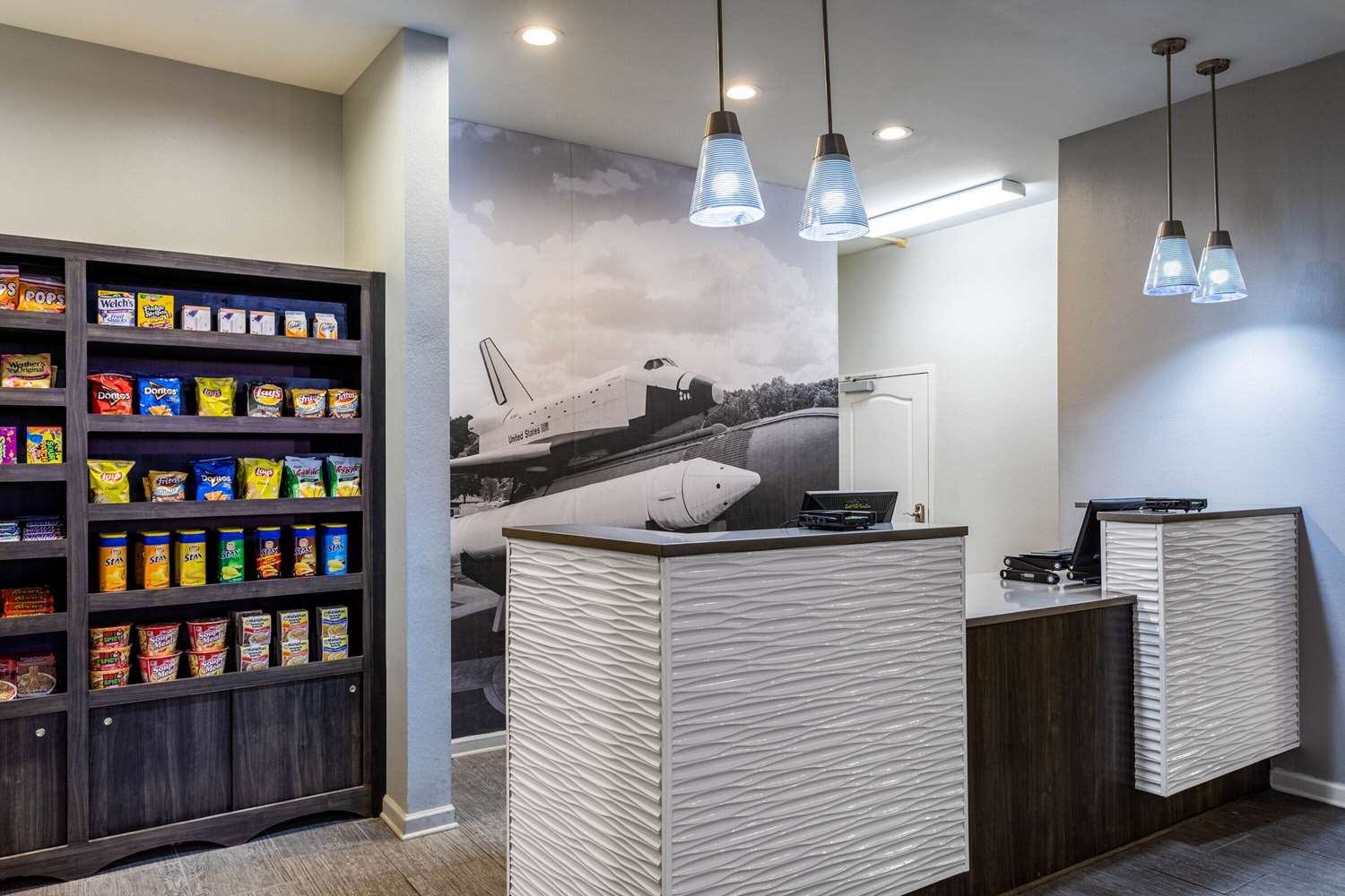 La Quinta Inn & Suites by Wyndham Huntsville Airport Madison 9/47