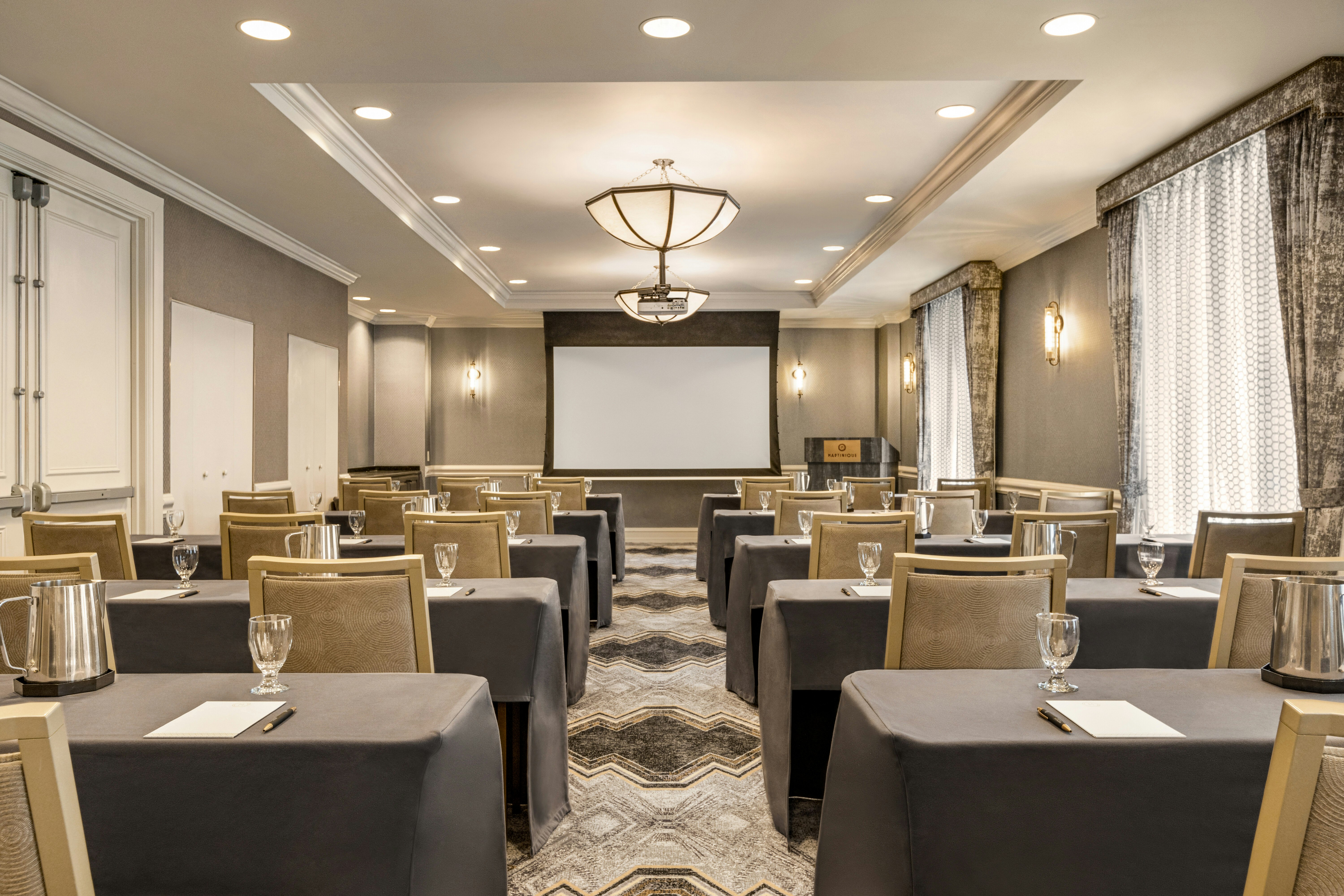 The Martinique New York On Broadway Curio Collection By Hilton 45/50