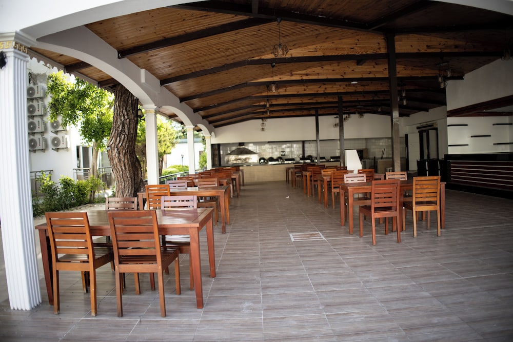 MAYA GOLF HOTEL 32/50