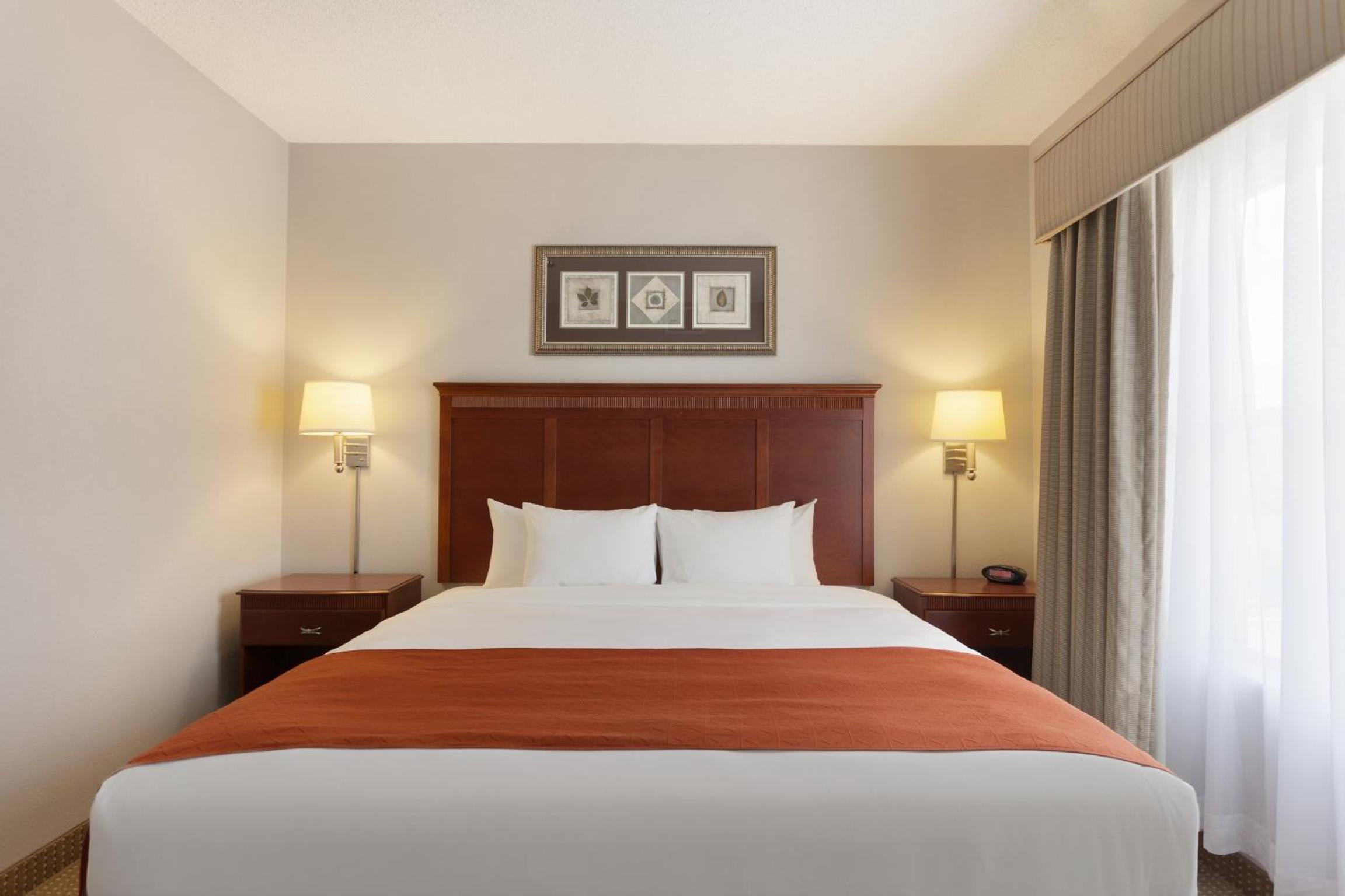 1 Bedroom, Suite, King Bed, Sofa