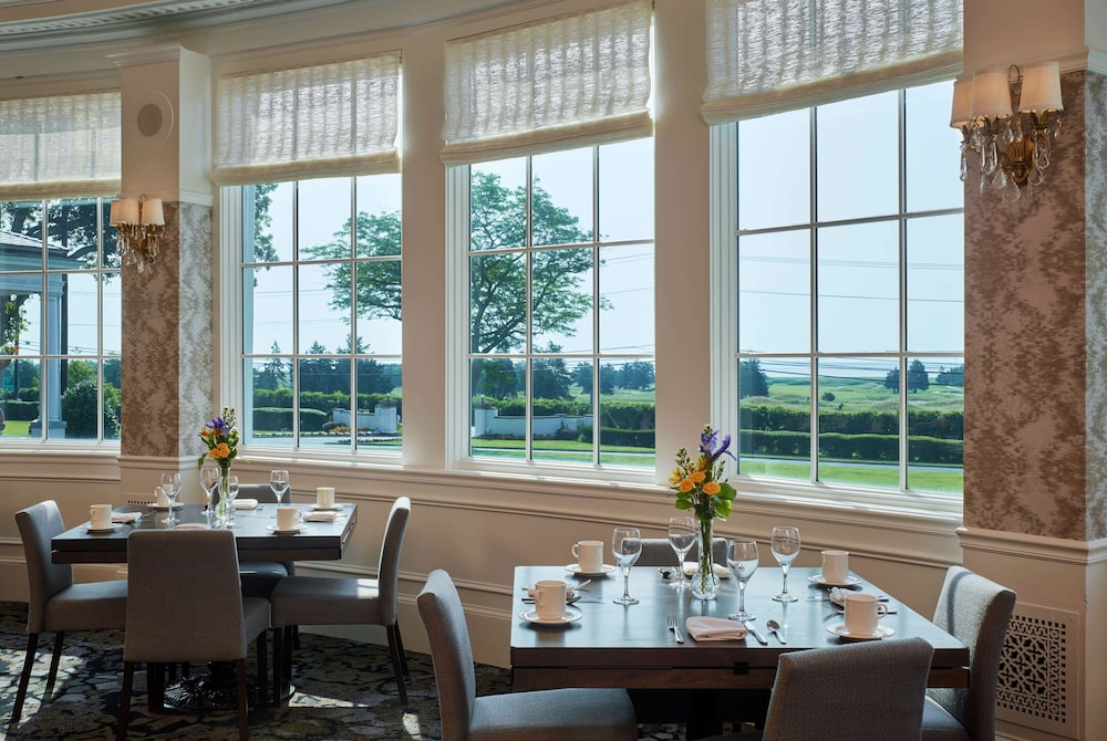Seaview Hotel 53/68