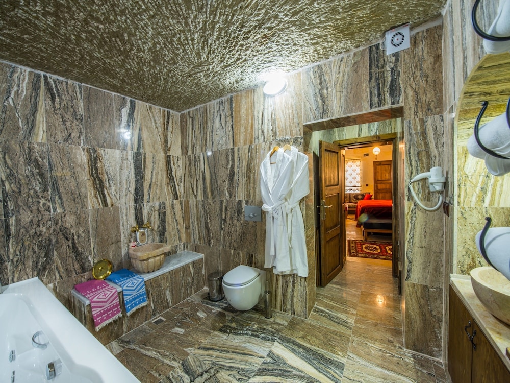 Lucky Cave Cappadocia 50/50
