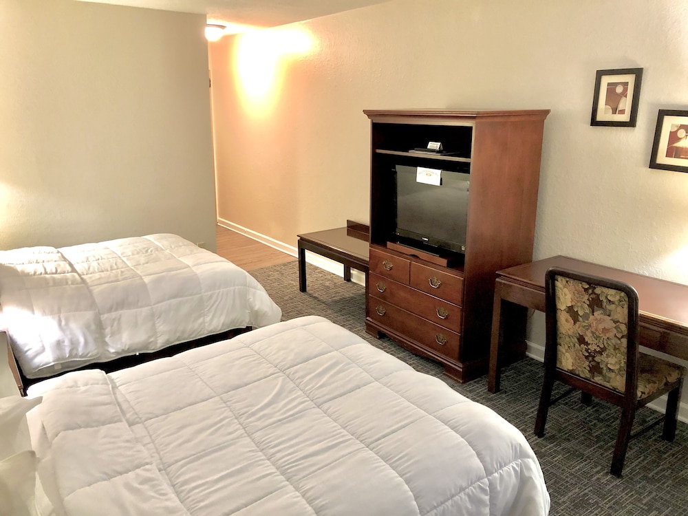 The Bicentennial Inn 21/60