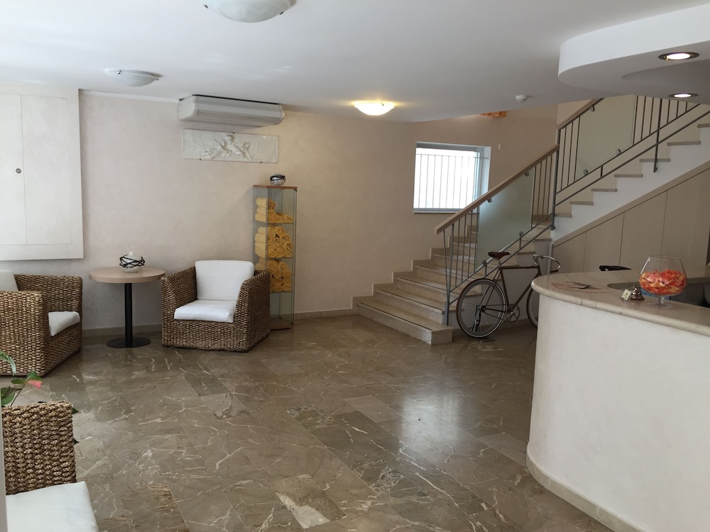 Hotel Stresa 58/66