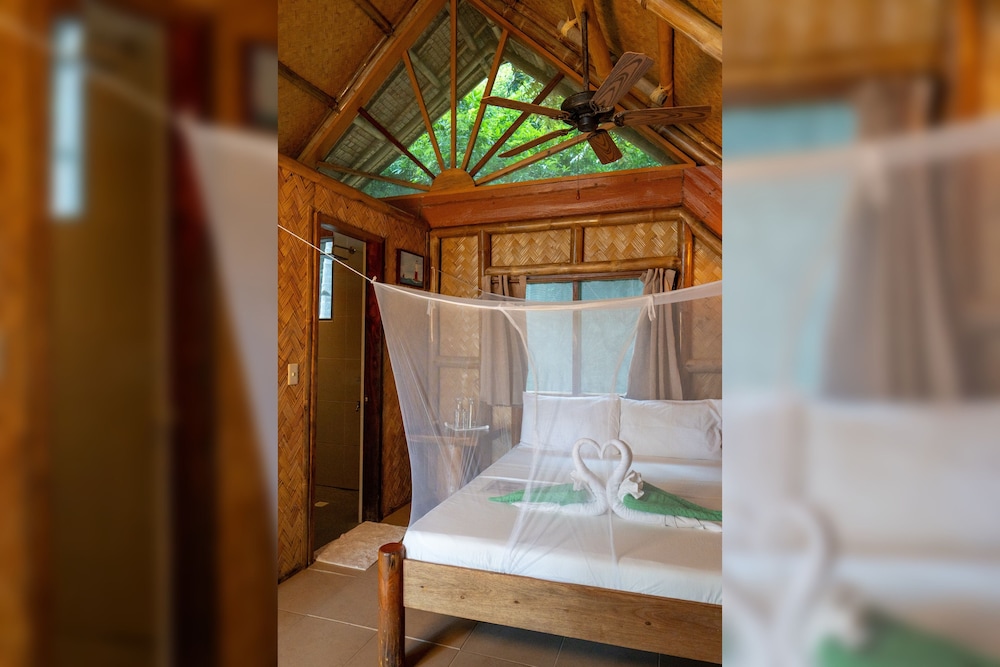 Sangat Island Dive Resort 17/50
