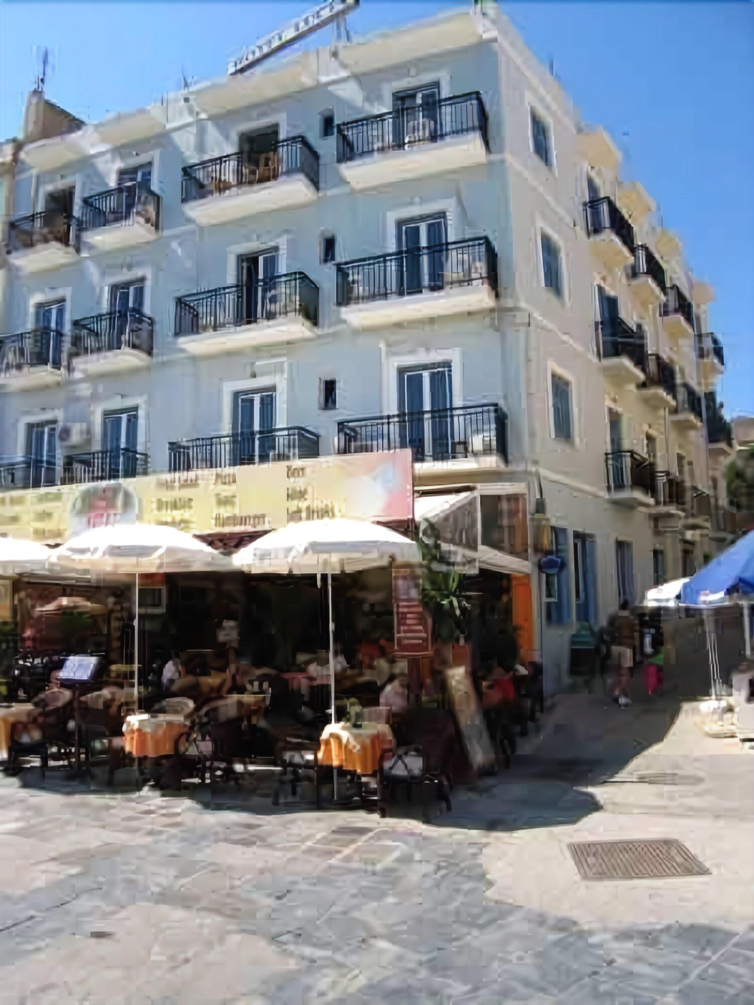 Lucia Hotel 5/47