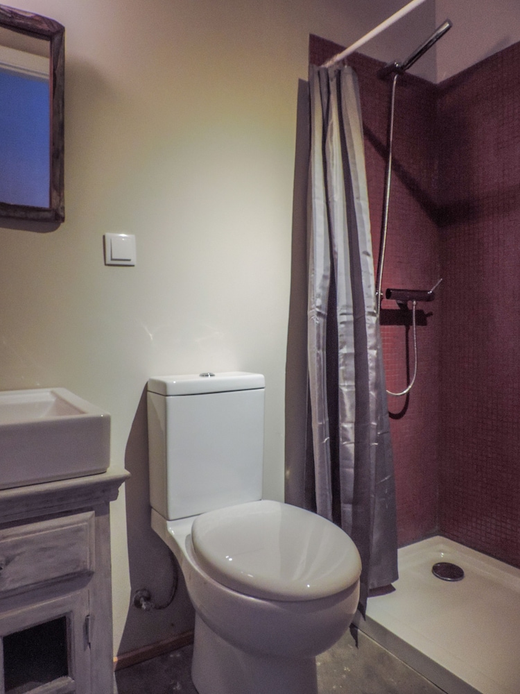Liv Inn Guest House 41/46