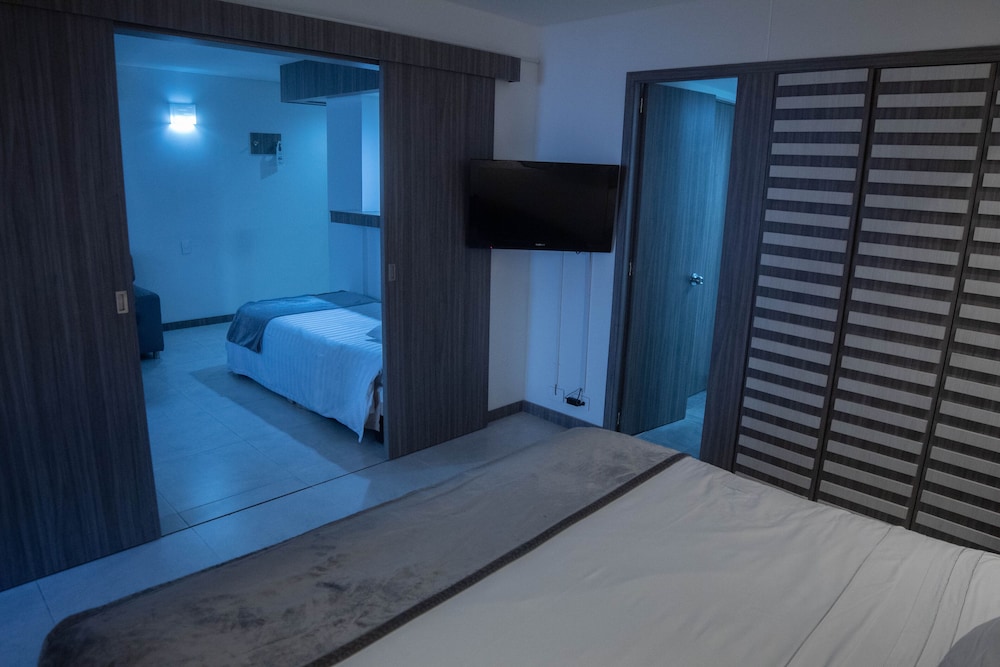 Aparta Suites Torre Poblado 40/40