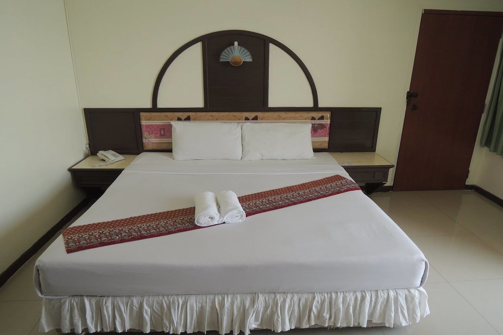 Lake Inn Hotel 27/55