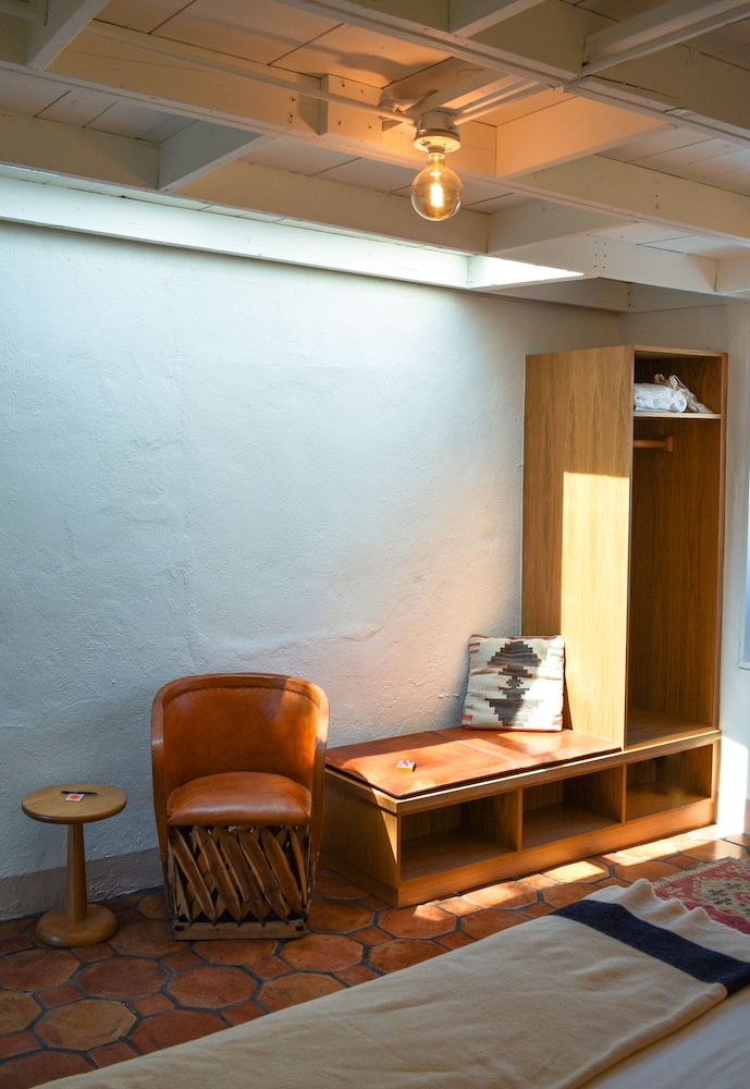El Paradero Bed & Breakfast Inn 46/79