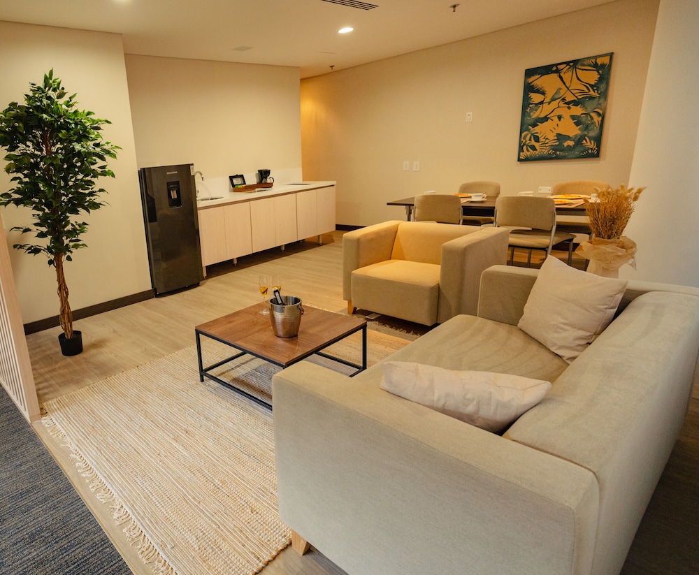 Liv Hotel Zona G 37/58