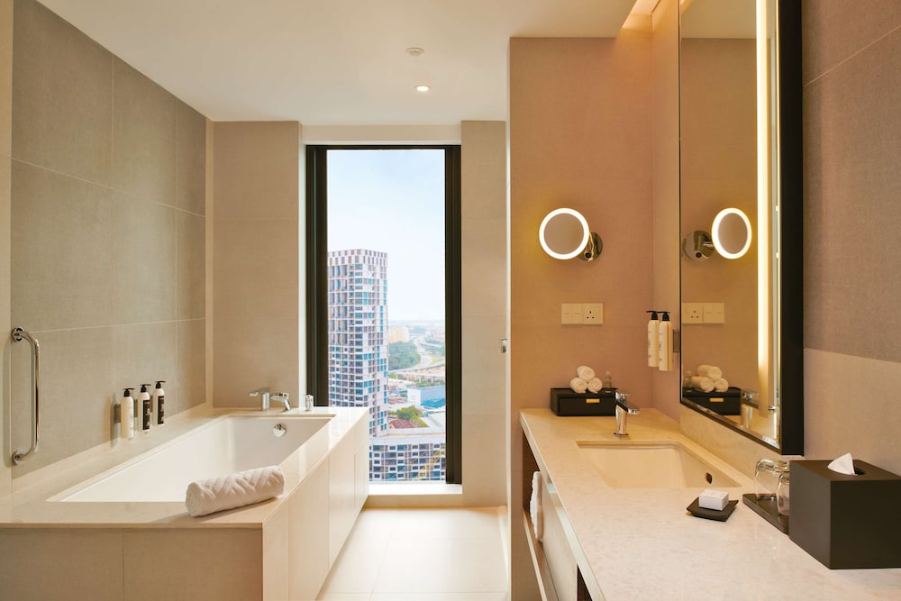DoubleTree by Hilton Shah Alam i-City 28/76