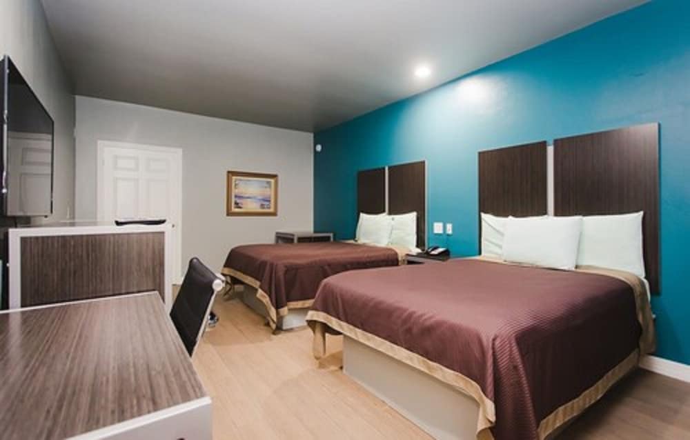 Econo Lodge Inn & Suites Channelview - Houston East 15/37