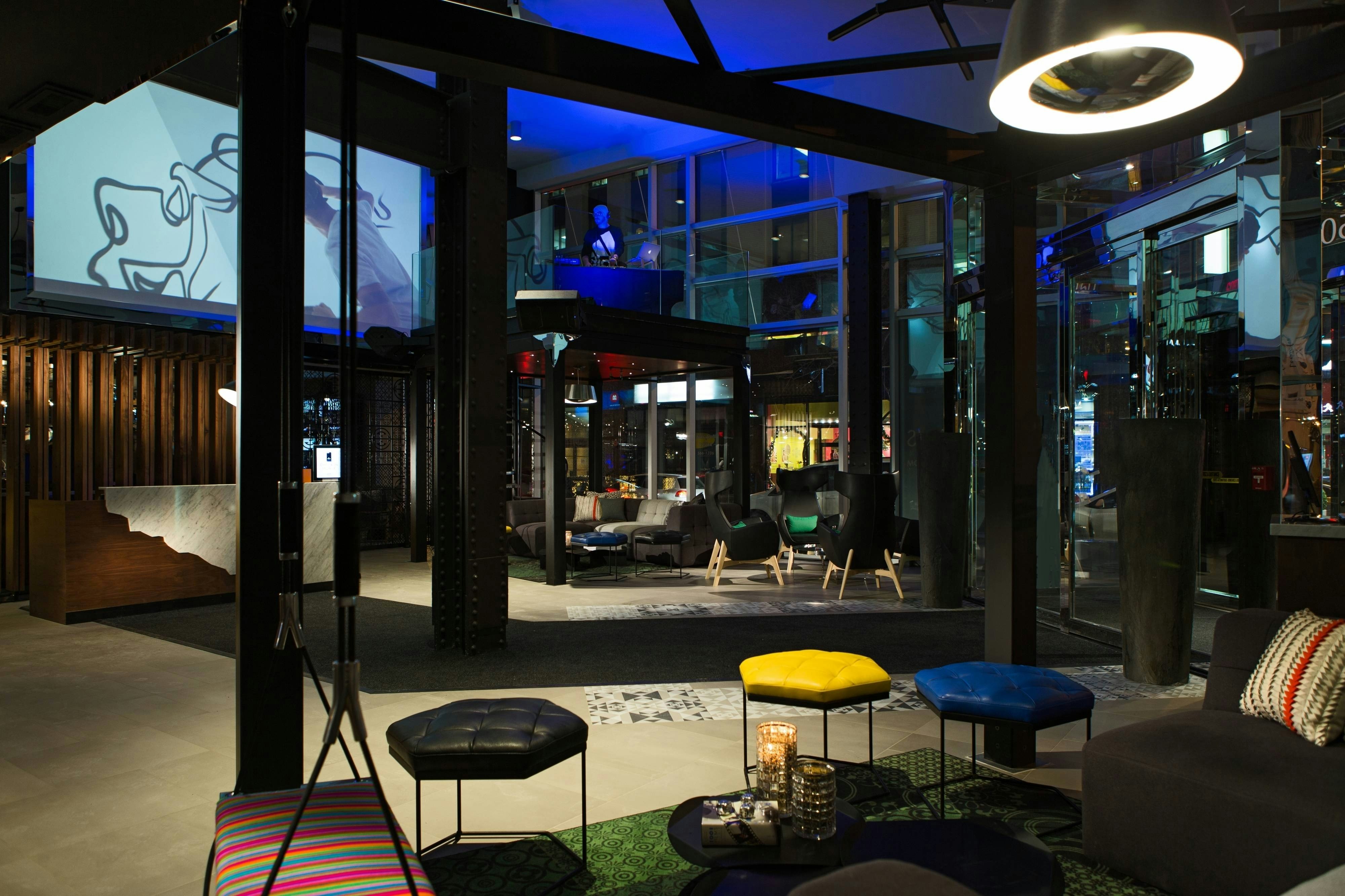 Renaissance Montreal Downtown Hotel 49/58